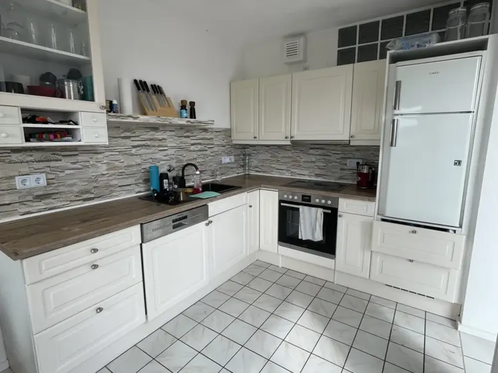 Living with a View, Great 2-Room Apartment with Sunny South-Facing Roof Terrace
