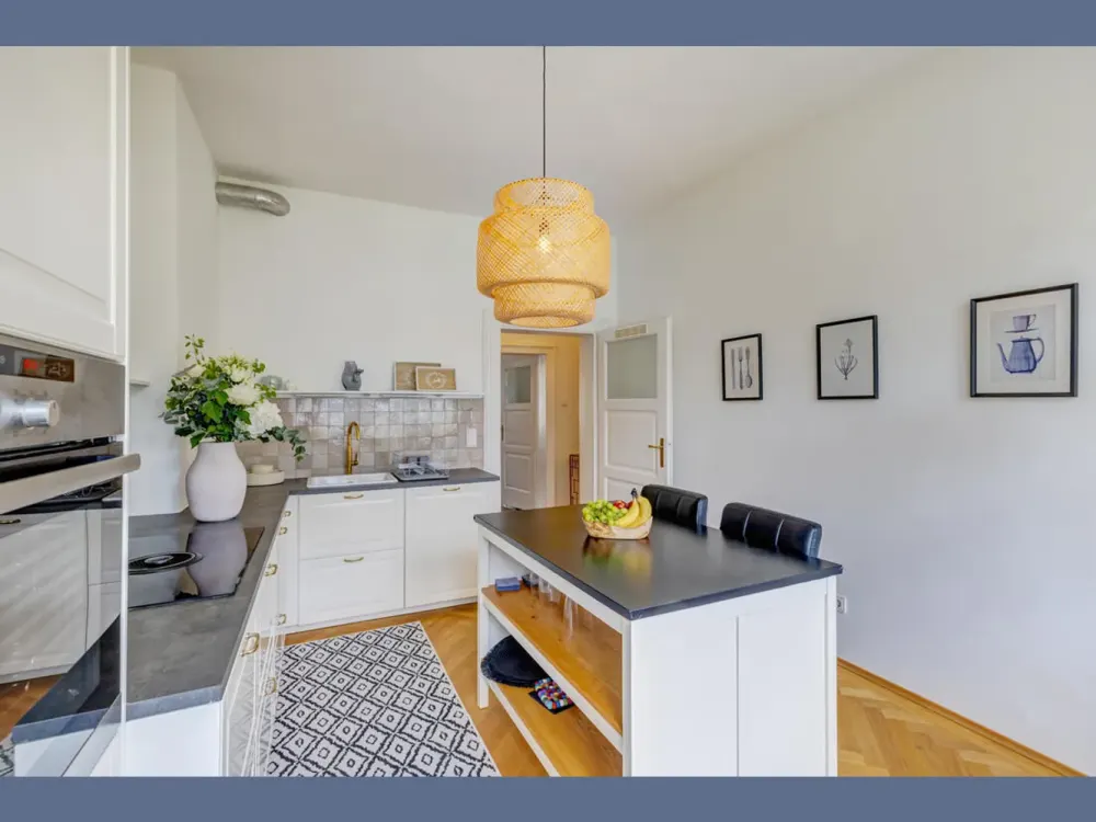 Möbliert: Wiener Platz: Wunderschöne 3-Zimmer Altbauwohnung