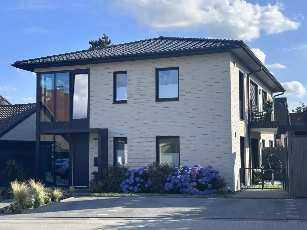 Charming 48m² Apartment with Spacious Living and Dining Area