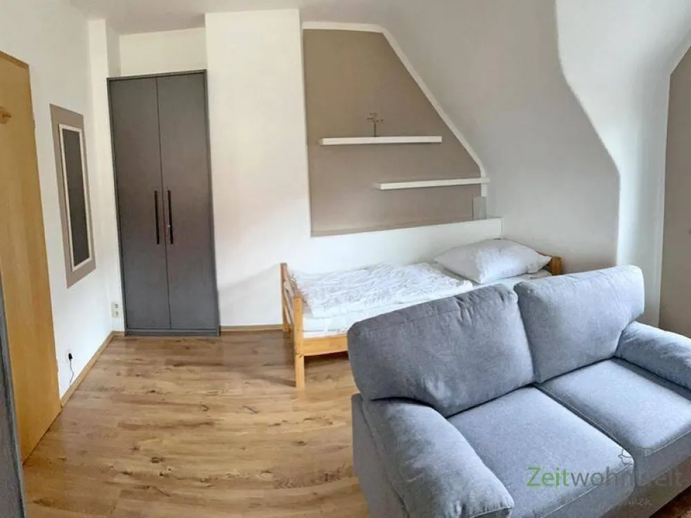 (EF0170_Y) Erfurt: Löbervorstadt, möbliertes Zimmer in schöner Wohnlage im DG mit eigenem Bad, an Wochenendheimfahrer
