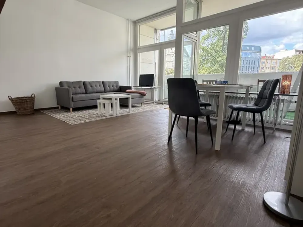 Möbliert 1 Zi Whg, gr Balkon, Keller, 1.OG für 2 Jahre