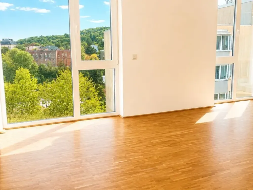 Attractive 4-Room Apartment with Balcony and Fitted Kitchen