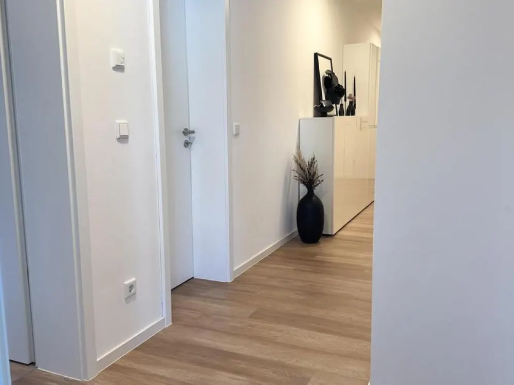 Exclusive 3-Room Apartment in Fürth-Burgfarrnbach, High-Quality Kitchen, Balcony, Elevator & Underground Parking