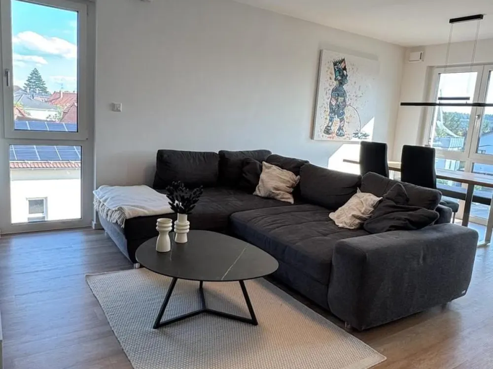 Exclusive 3-Room Apartment in Fürth-Burgfarrnbach, High-Quality Kitchen, Balcony, Elevator & Underground Parking
