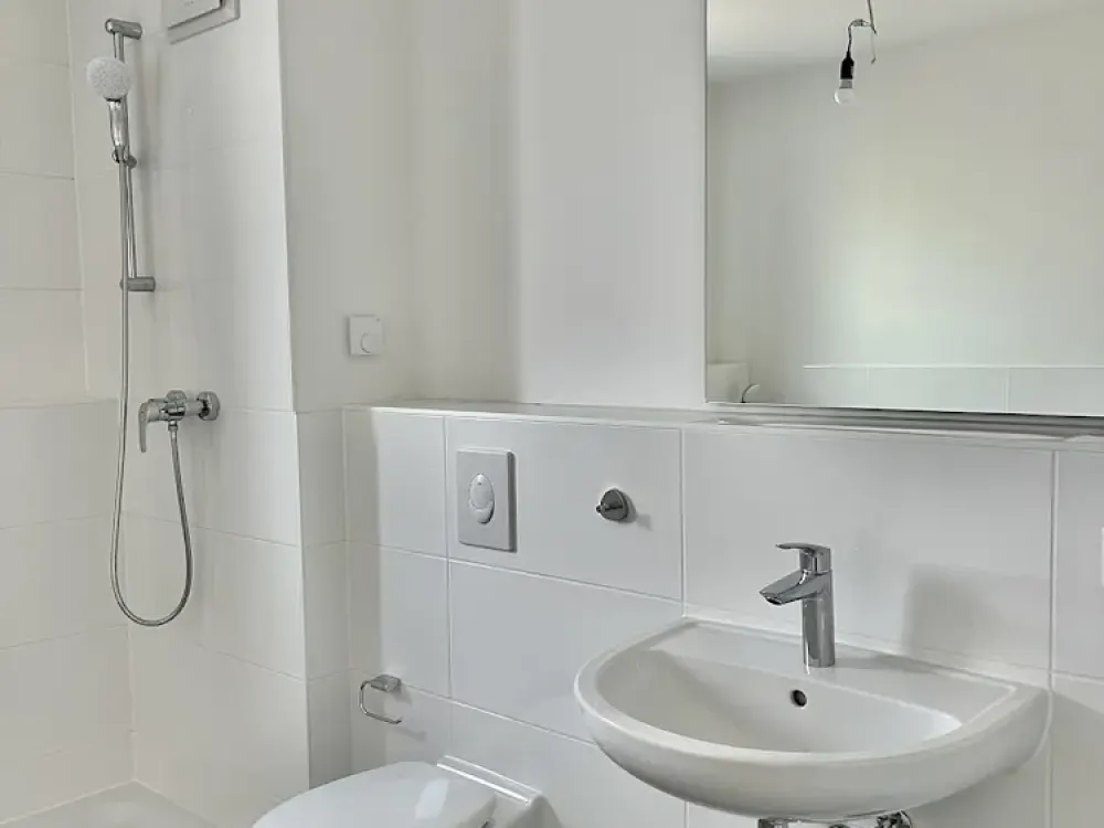 Frankfurt Bockenheim: 3-Room New Building in Schönhofviertel with Urban Comfort