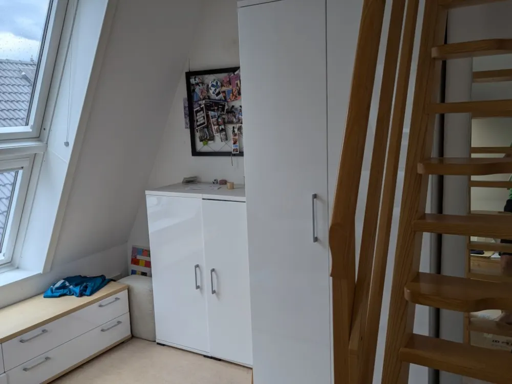 Bright, Renovated Maisonette Room (3) in 3-Person Shared Flat, Prime Location near ZF & Competence Park