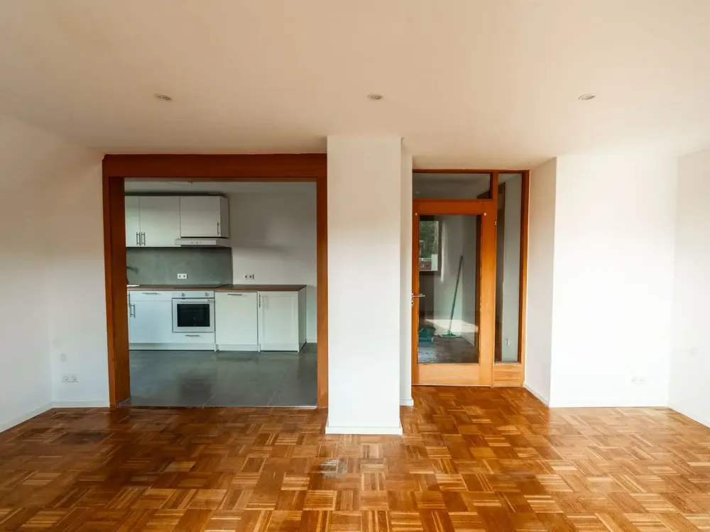 Elegant 4-Room Attic Apartment with Charm, Filled with Light in Esslingen