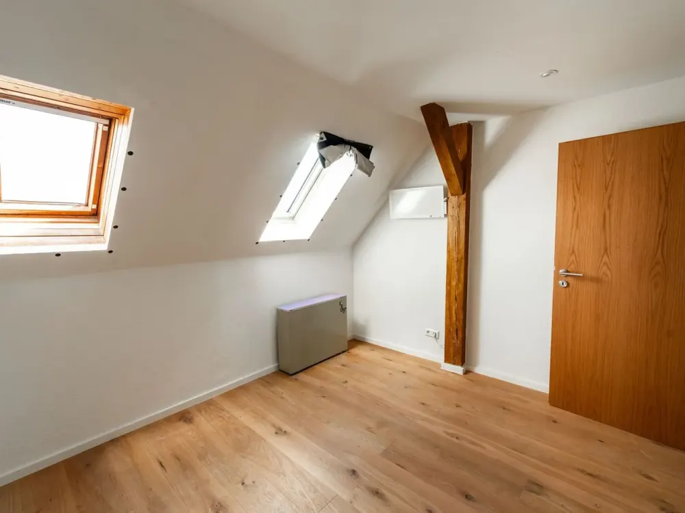 Elegant 4-Room Attic Apartment with Charm, Filled with Light in Esslingen