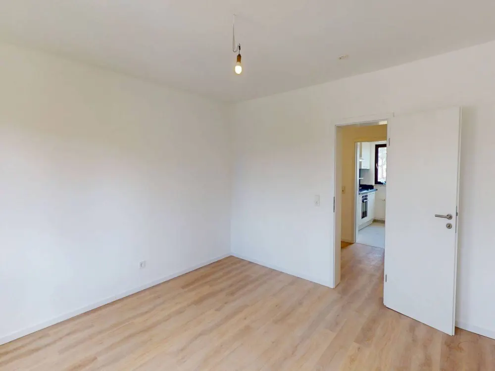 Everything is just right here. | Modern rental apartment with balcony and new bathroom