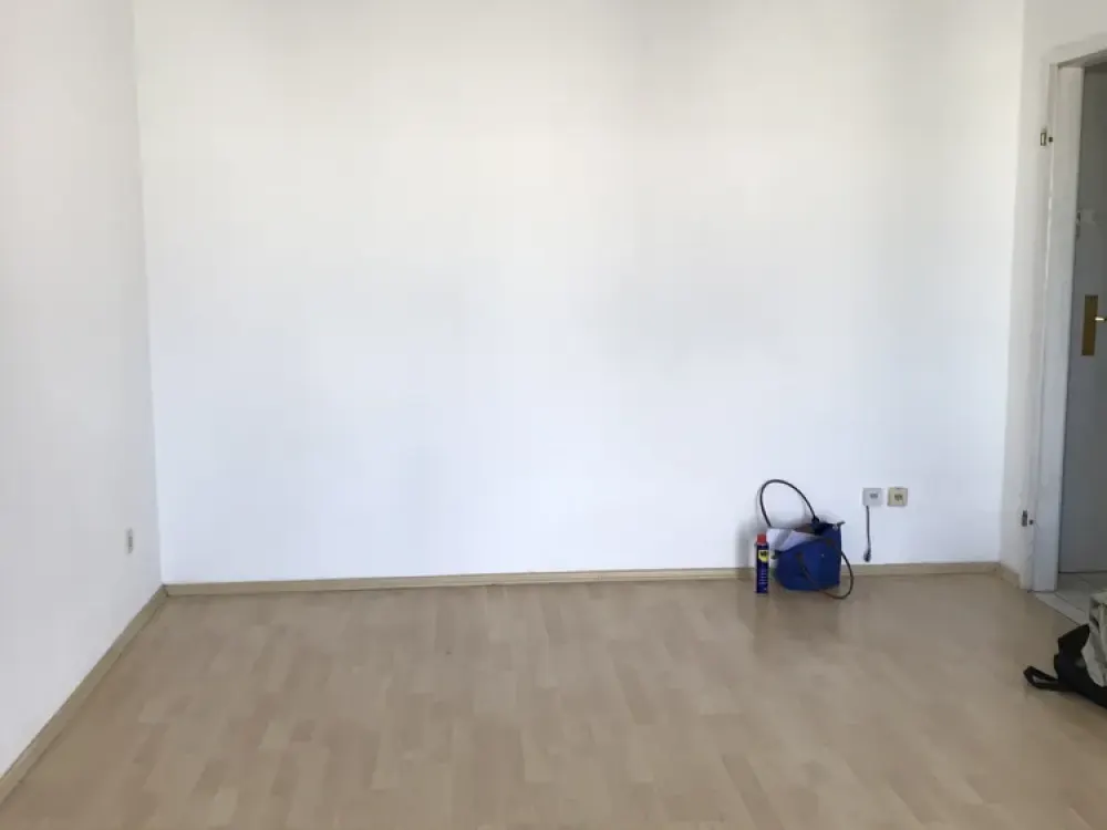 Bright, well-maintained 1-room apartment 31 m2, with loggia and fitted kitchen in Sendling, Munich