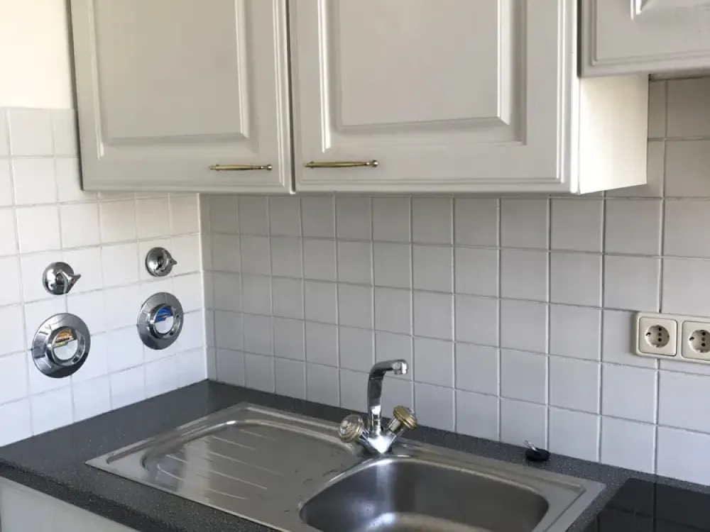 Bright, well-maintained 1-room apartment 31 m2, with loggia and fitted kitchen in Sendling, Munich