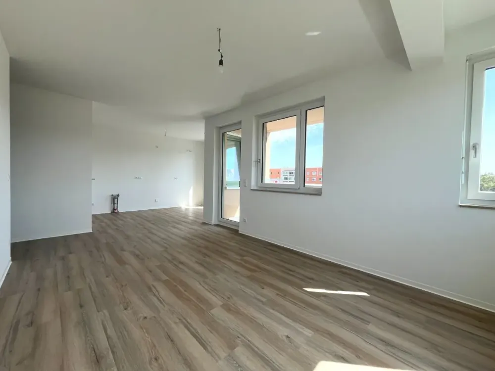 Stylish 3-Room New-Build Apartment with Bathtub, Shower and Loggia in Zentrum-Ost | Optional Fitted Kitchen