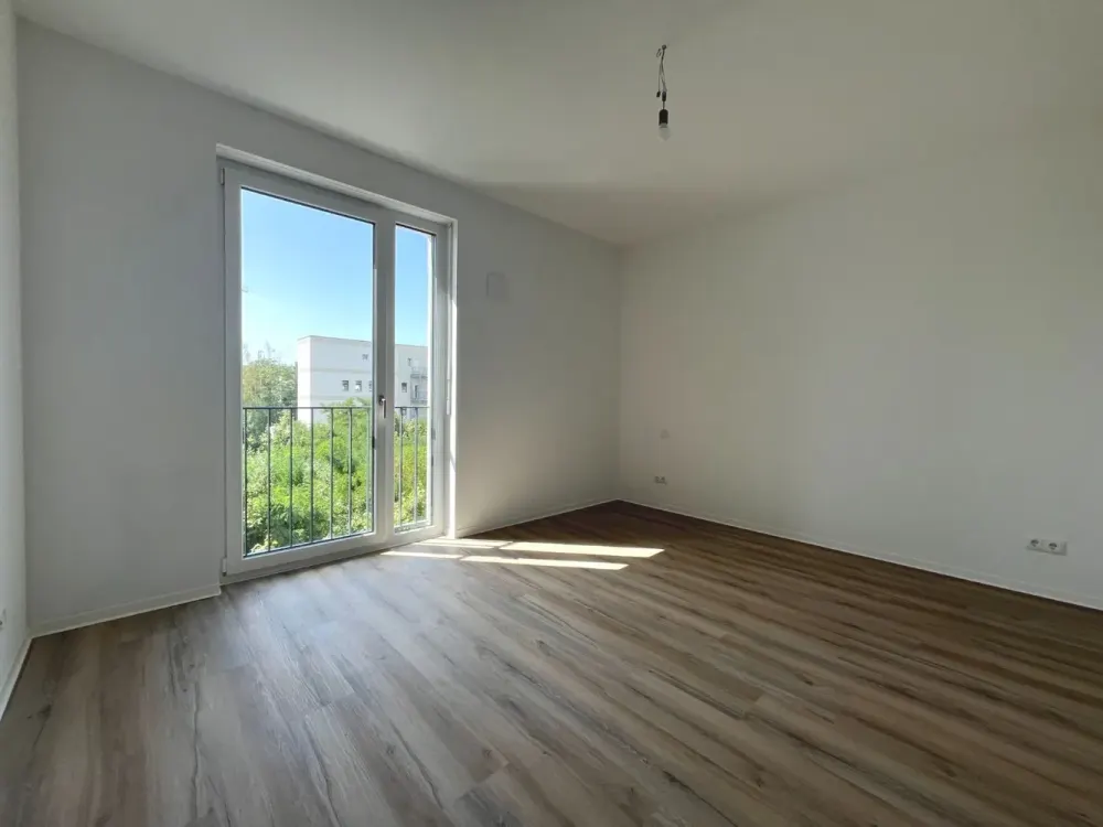 Stylish 3-Room New-Build Apartment with Bathtub, Shower and Loggia in Zentrum-Ost | Optional Fitted Kitchen