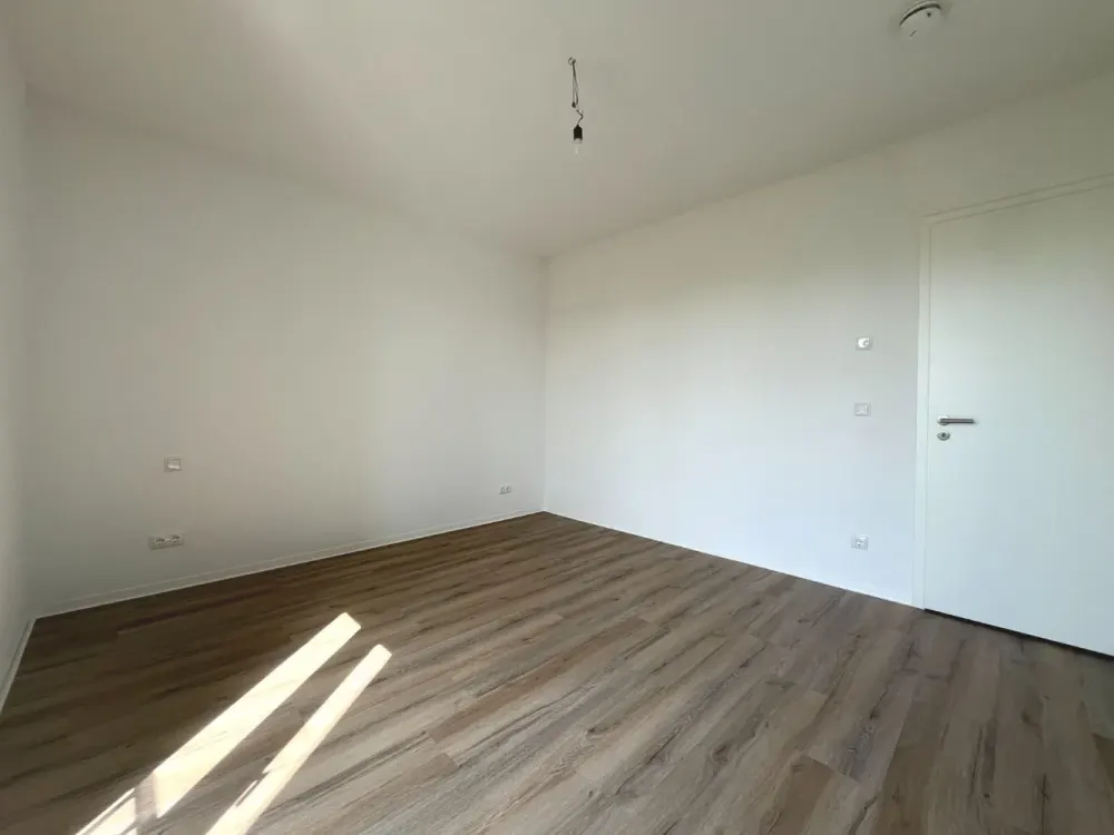 Stylish 3-Room New-Build Apartment with Bathtub, Shower and Loggia in Zentrum-Ost | Optional Fitted Kitchen