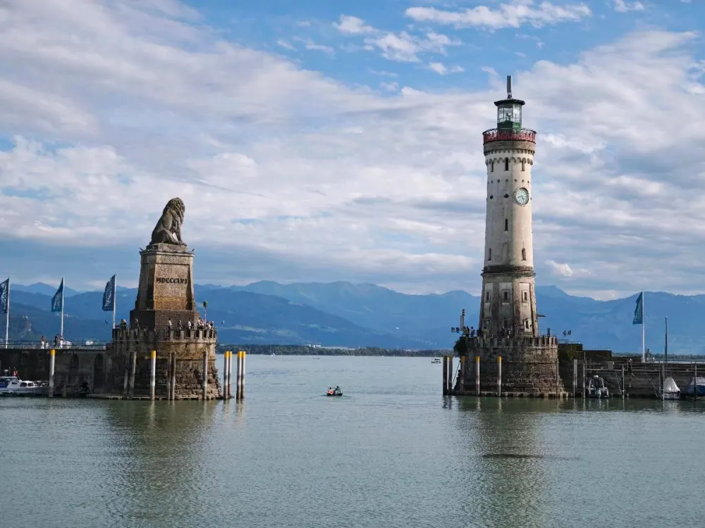 High-quality Furnished Studio Apartment with Lake View in Lindau
