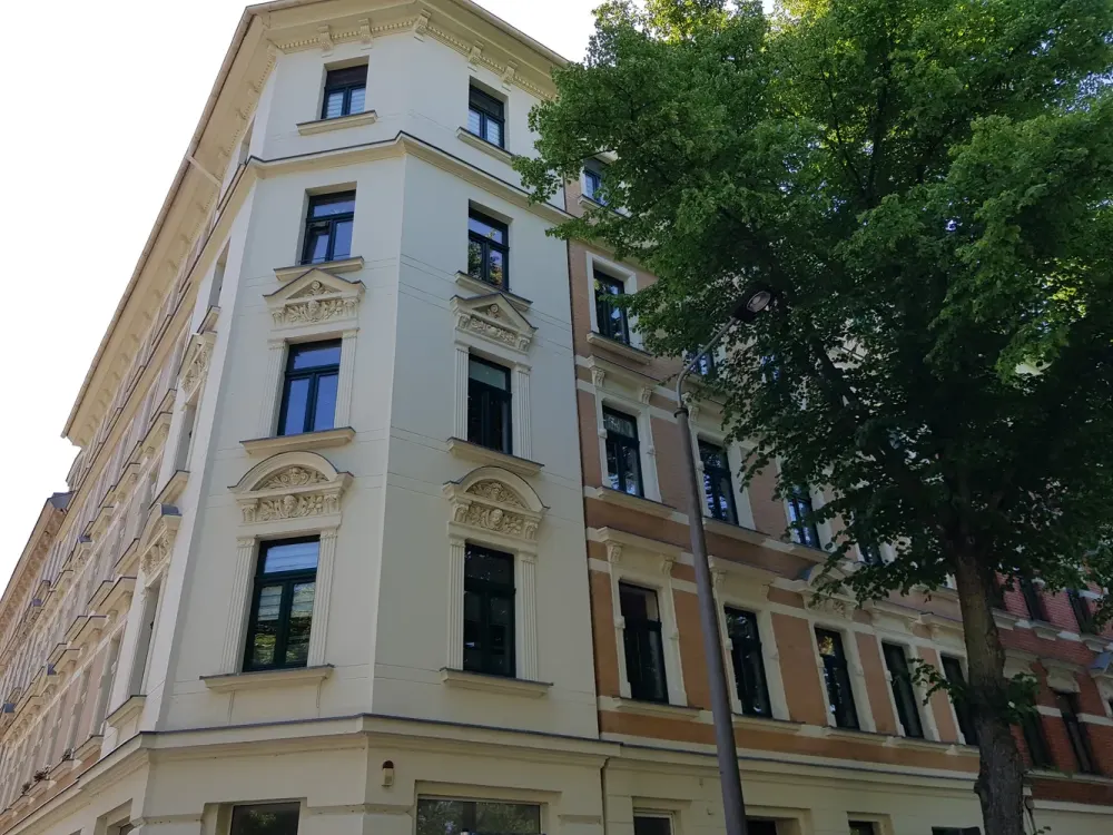 3-Room Apartment Newly Renovated, New Built-in Kitchen, Elevator