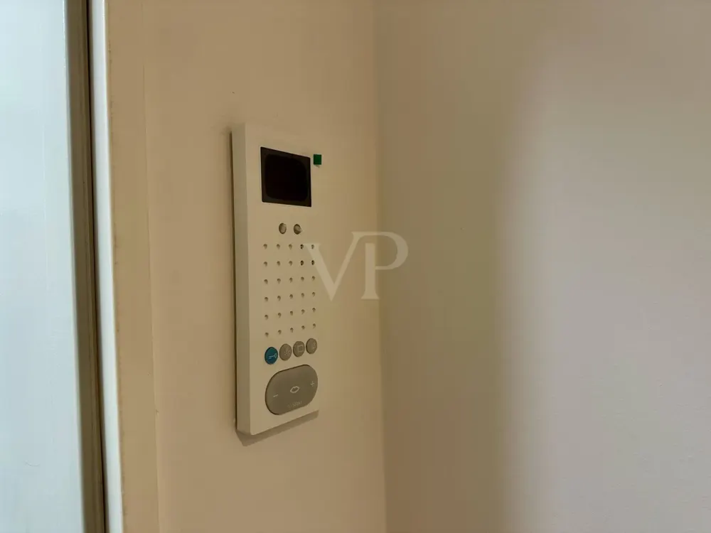 Spacious Studio Apartment with Private Terrace in the Residence at the Zwinger