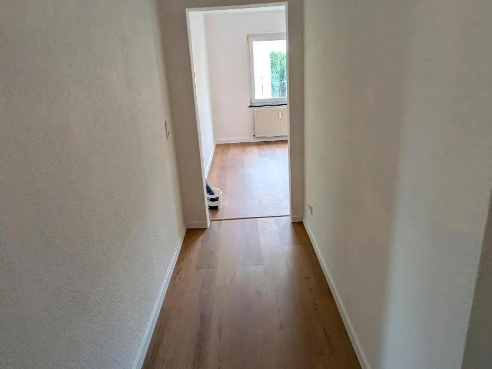 Completely Renovated 2.5 Room Apartment in Bochum Mitte, First Occupancy