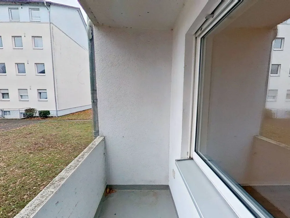 MOVE IN NOW & SAVE: Modern 3-Room Apartment with Daylight Bathroom and Large BALCONY