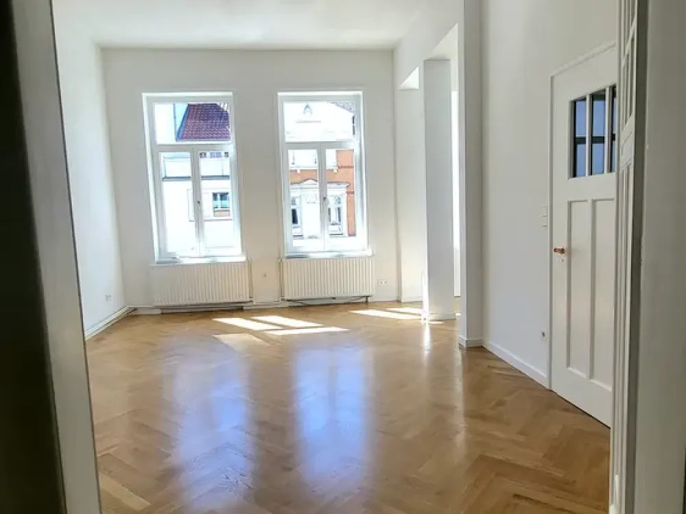 Renovated Art Nouveau Apartment in Prime Location in Oststadt