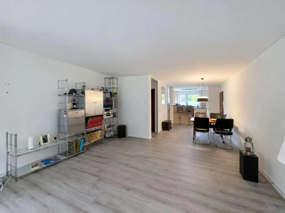 Stuttgart-Birkach: Spacious 3-Room Apartment with Charming Garden