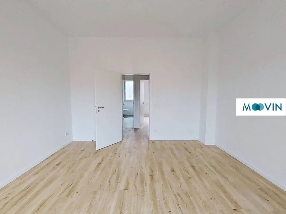 Sanierte 2,5-Zimmer-Altbauwohnung mit BALKON und EBK in Steglitz