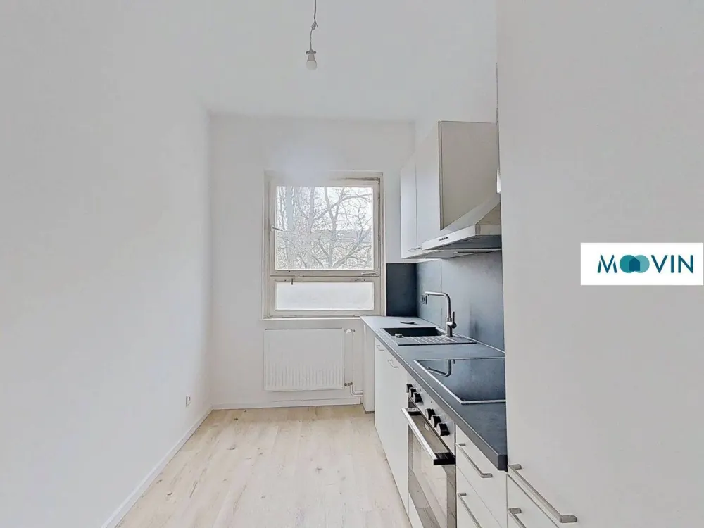 Sanierte 2,5-Zimmer-Altbauwohnung mit BALKON und EBK in Steglitz