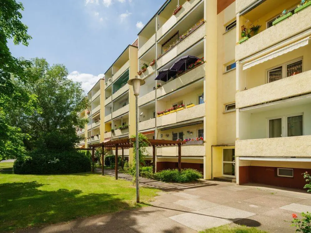 3-room apartment with balcony for the small family - ready to move in immediately!