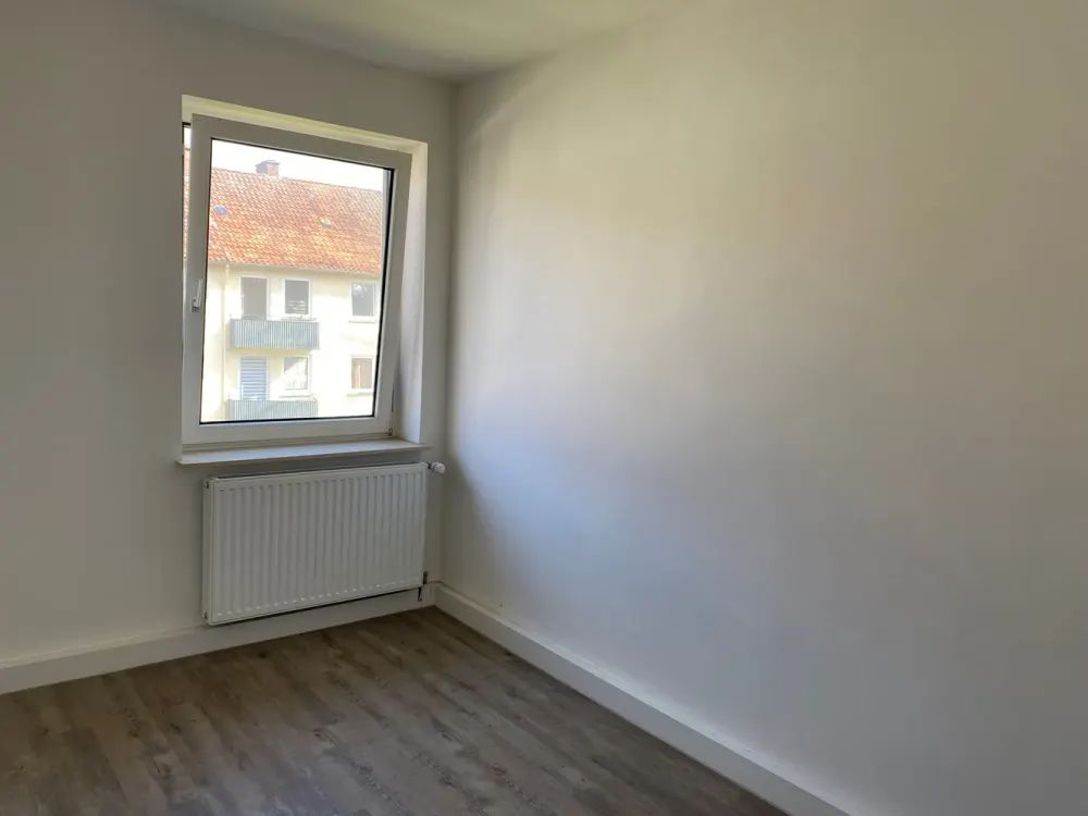 Bright 2-Room Apartment with Balcony