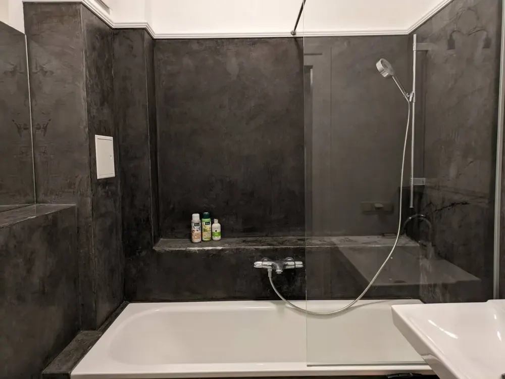 High-quality furnished old building apartment in the Dresden trendy district