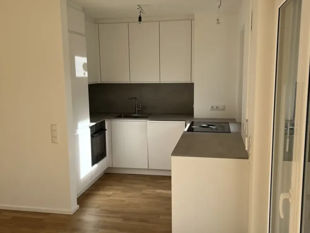 Modern 3-Room Apartment with Garden & Terrace