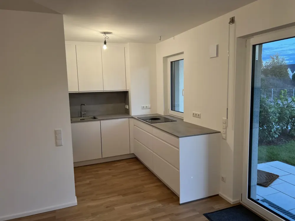 Modern 3-Room Apartment with Garden & Terrace