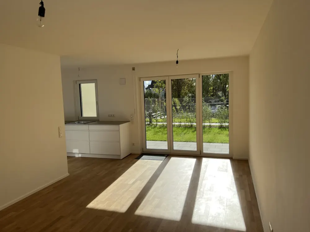 Modern 3-Room Apartment with Garden & Terrace