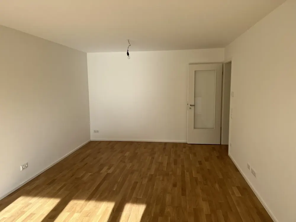 Modern 3-Room Apartment with Garden & Terrace
