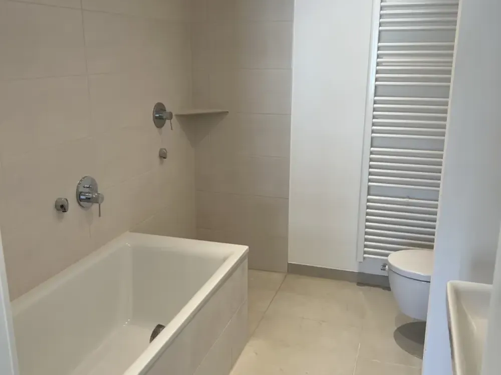 Modern 3-Room Apartment with Garden & Terrace