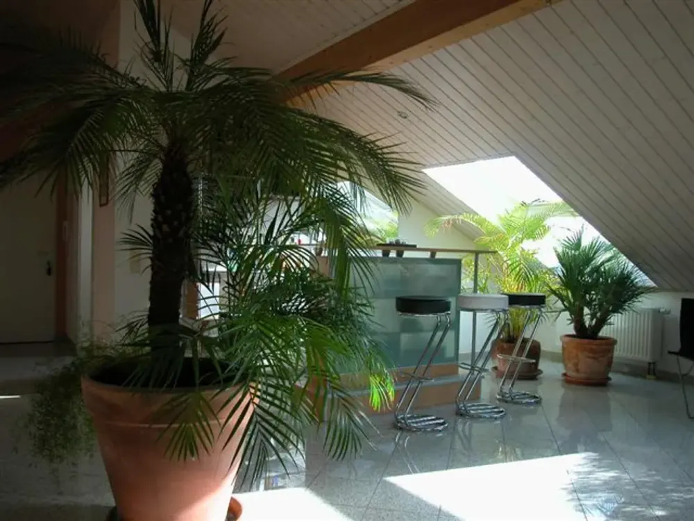 Very nice, bright 3.5-room apartment in a well-maintained multi-family house.