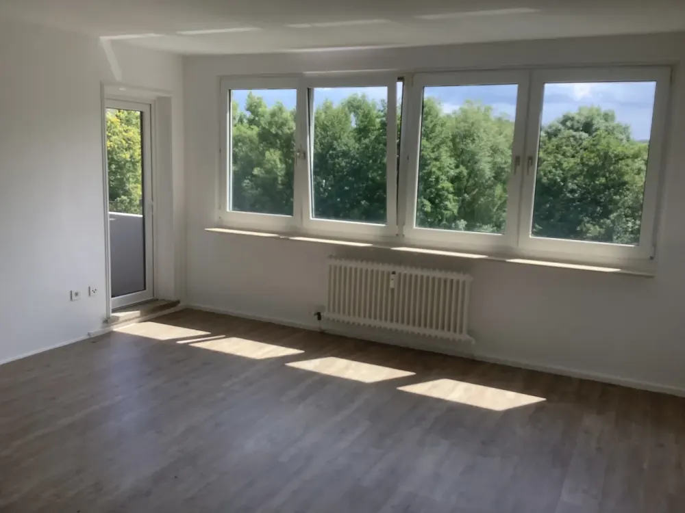 This is a place to stay: individual 3-room apartment
