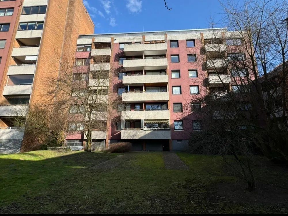 Freshly Renovated 1-Room Apartment in Prime Location