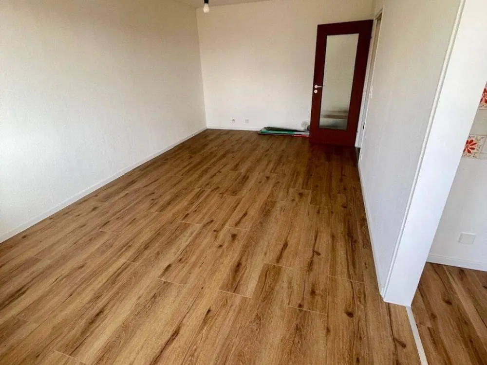 Freshly Renovated 1-Room Apartment in Prime Location