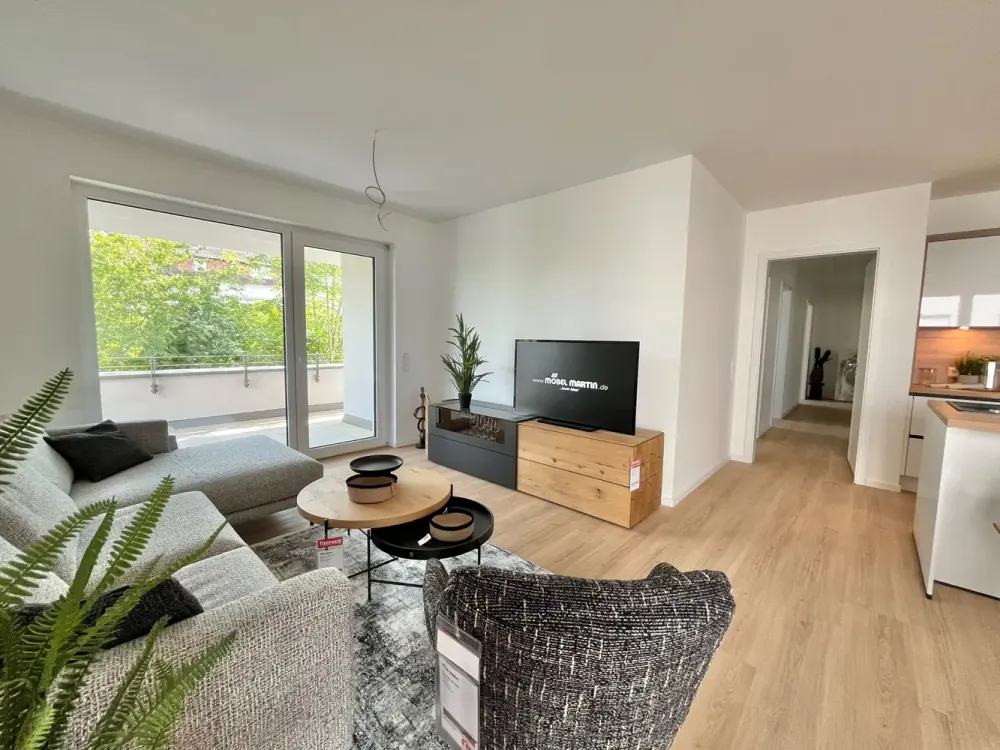 First Occupancy: High-Quality New Apartment with Built-in Kitchen & Balcony