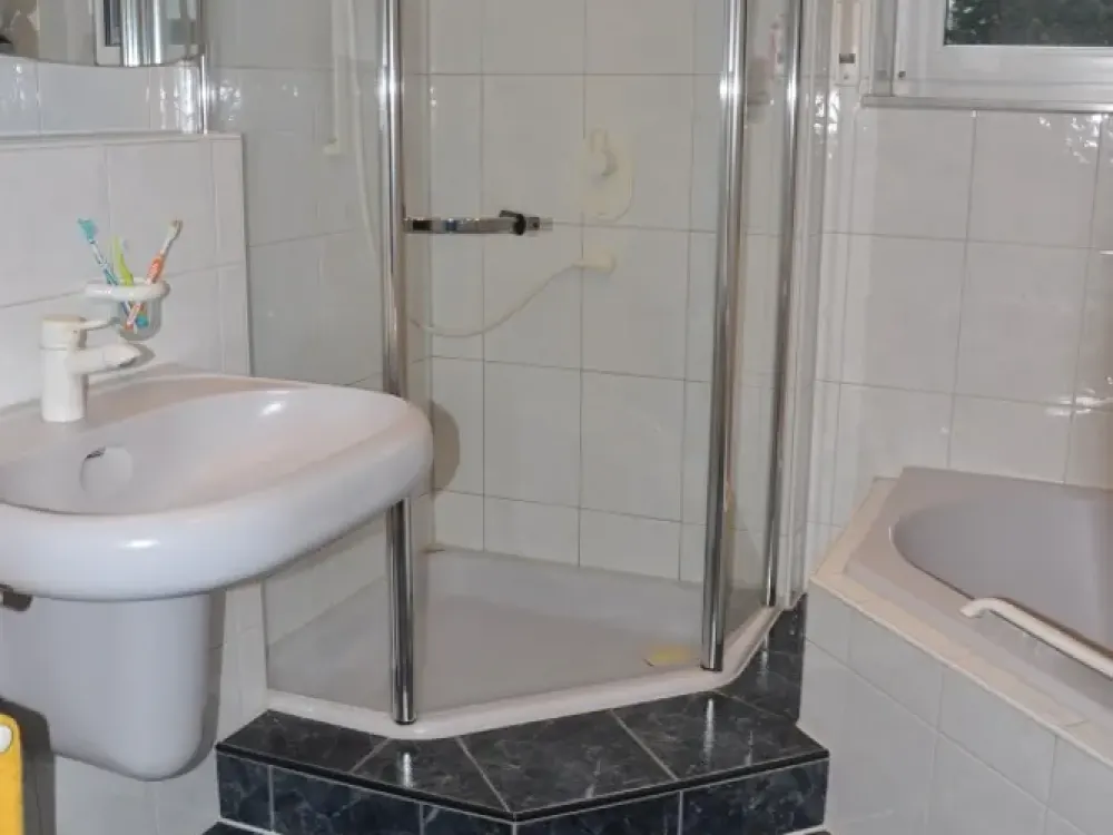Ruhige 3,5 Zimmer Maisonett-Wohnung mit Balkon und Parkplatz