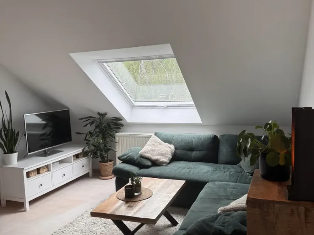 Modern, friendly & open 3-room maisonette apartment with fitted kitchen and balcony in Dormagen Broich