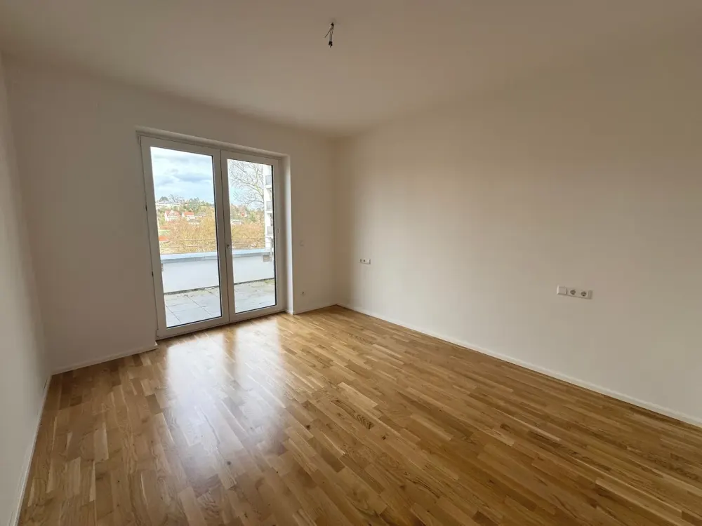 Beautiful Penthouse Apartment with Spacious Roof Terrace