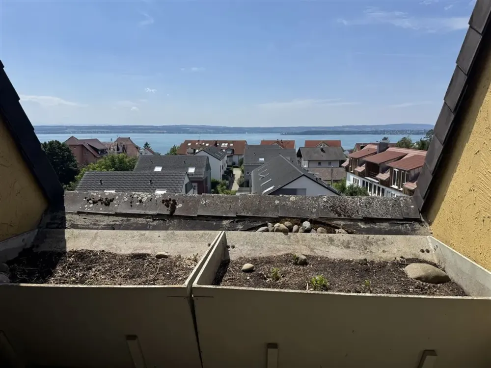 Beautiful 1-Room Apartment with Lake View for Rent!