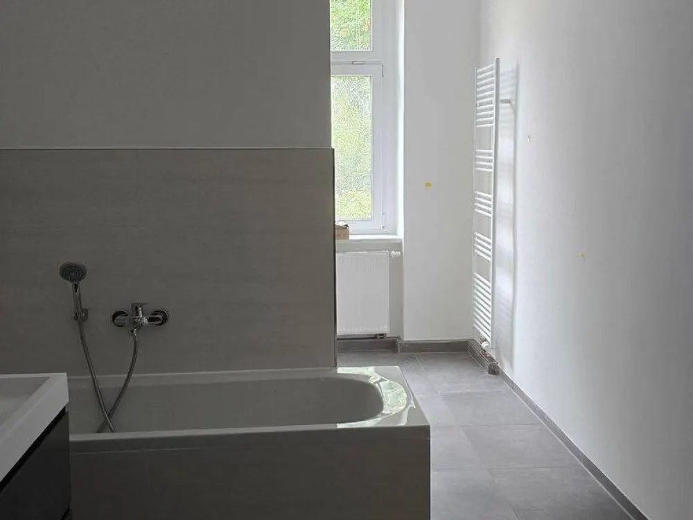 Großzügige Wohnung im Erstbezug nach Modernisierung in Strehlen