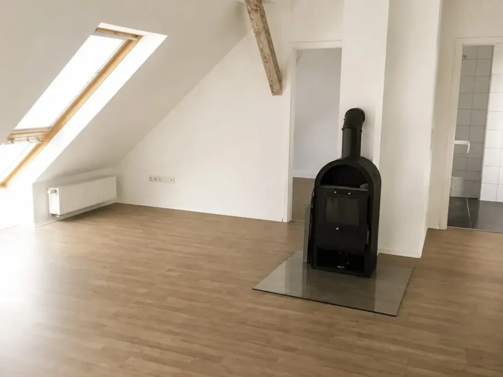 Looking for a new tenant immediately, suitable for shared flat. 4-room apartment in Frankfurt am Main Oberrad