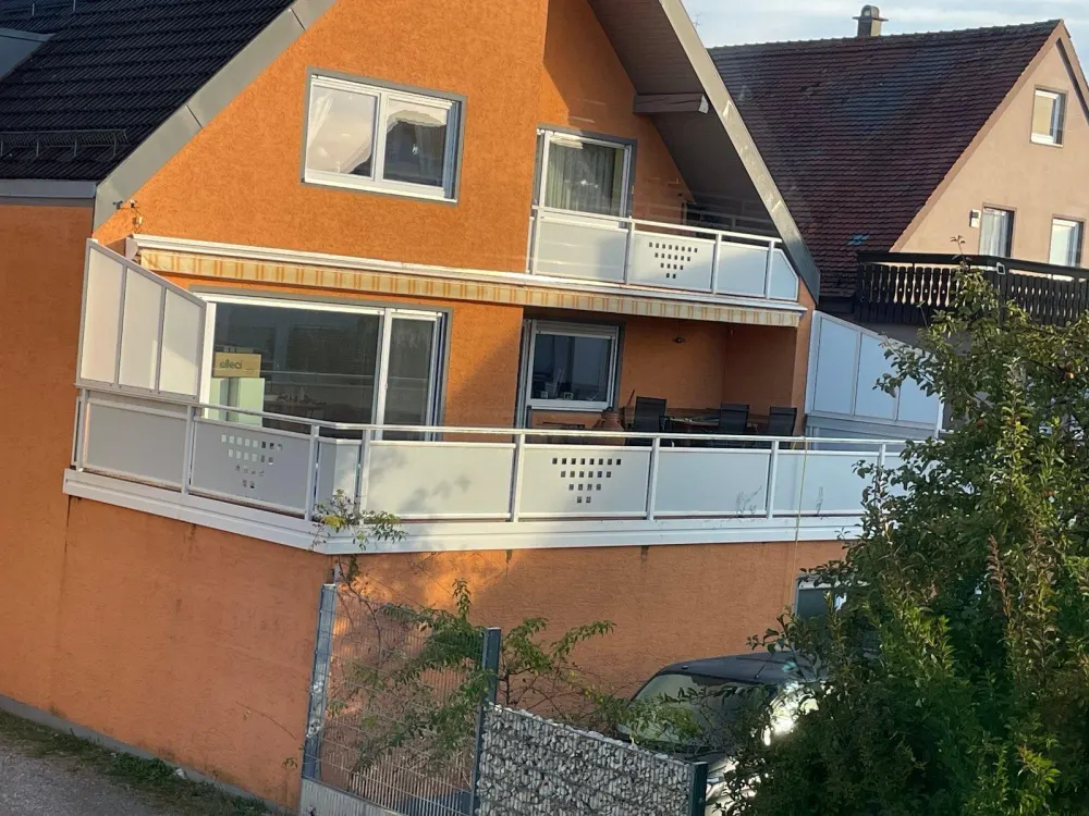 3.5-Room Apartment with High-Quality Interior and Fitted Kitchen