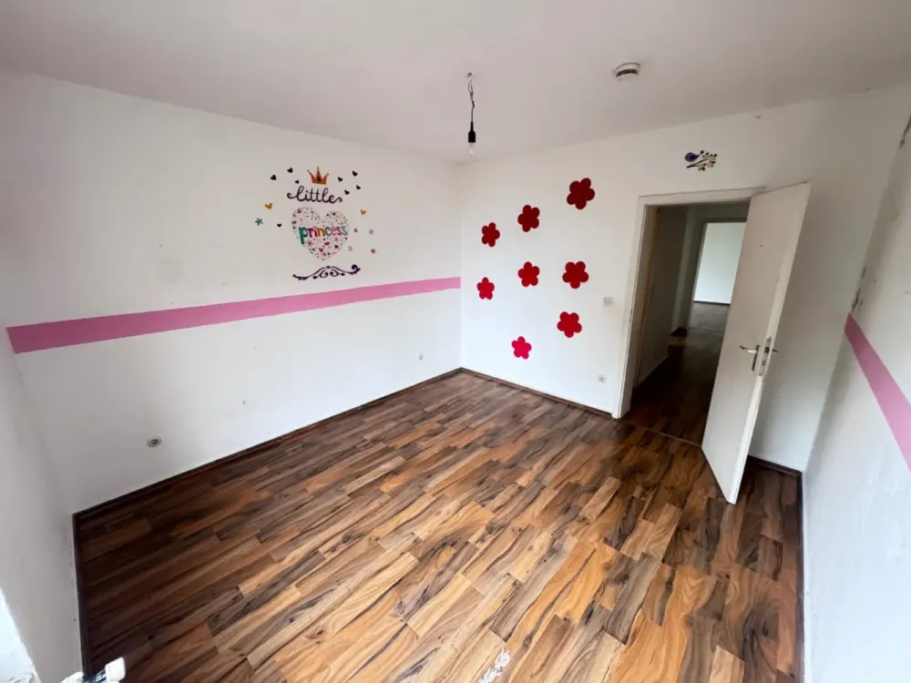 Cozy Comfortable Apartment with Elevator and Beautiful West Balcony