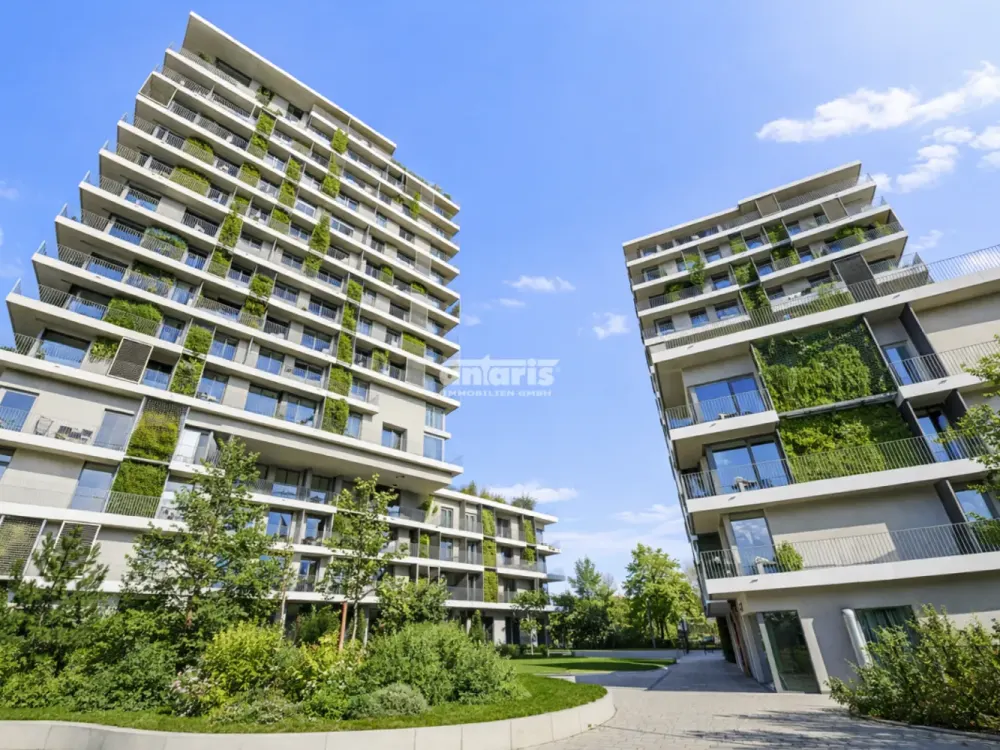 antaris Immobilien GmbH ** Modern & cozy: 2-room apartment with fitted kitchen **