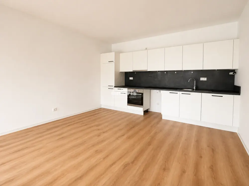 antaris Immobilien GmbH ** Modern & cozy: 2-room apartment with fitted kitchen **